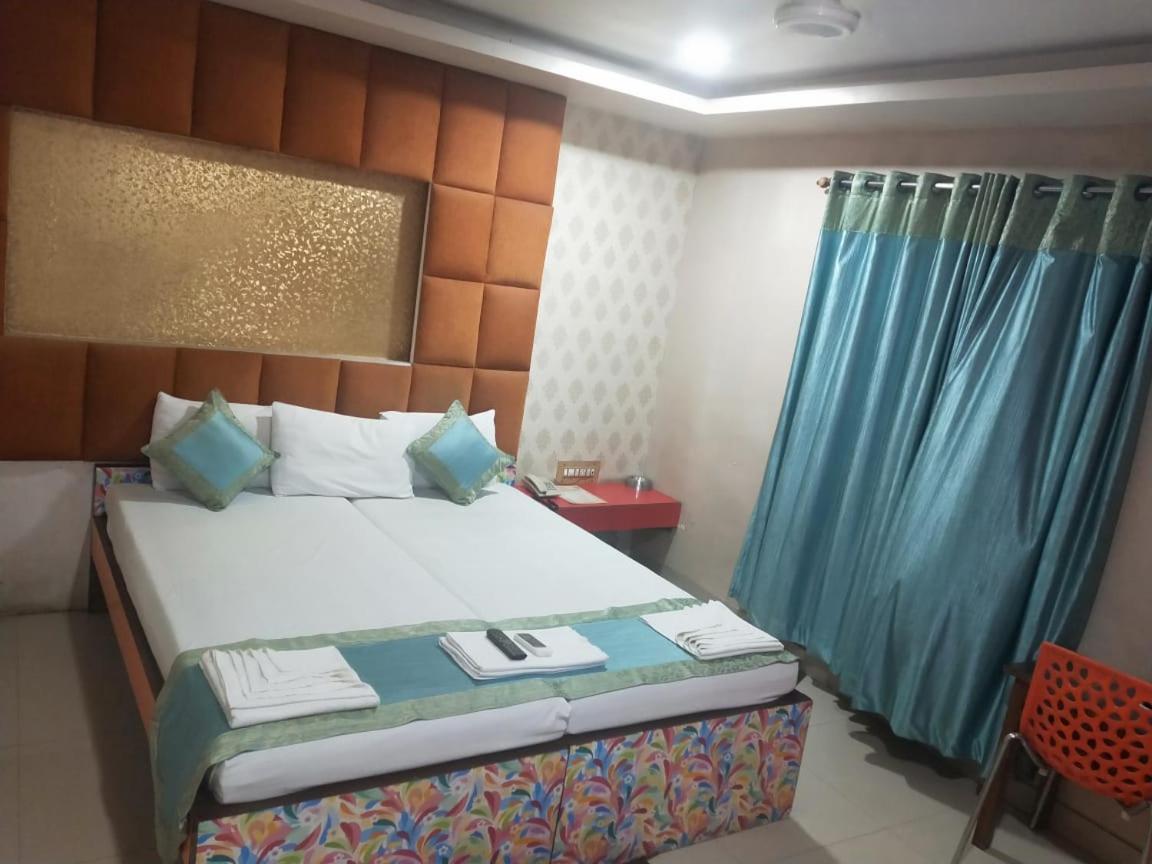 Hotel Eastern Plaza Calcutta Buitenkant foto