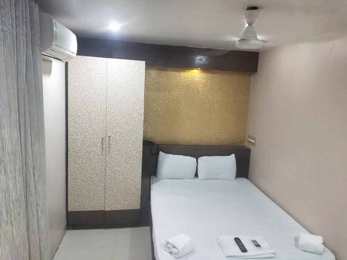 Hotel Eastern Plaza Calcutta Buitenkant foto