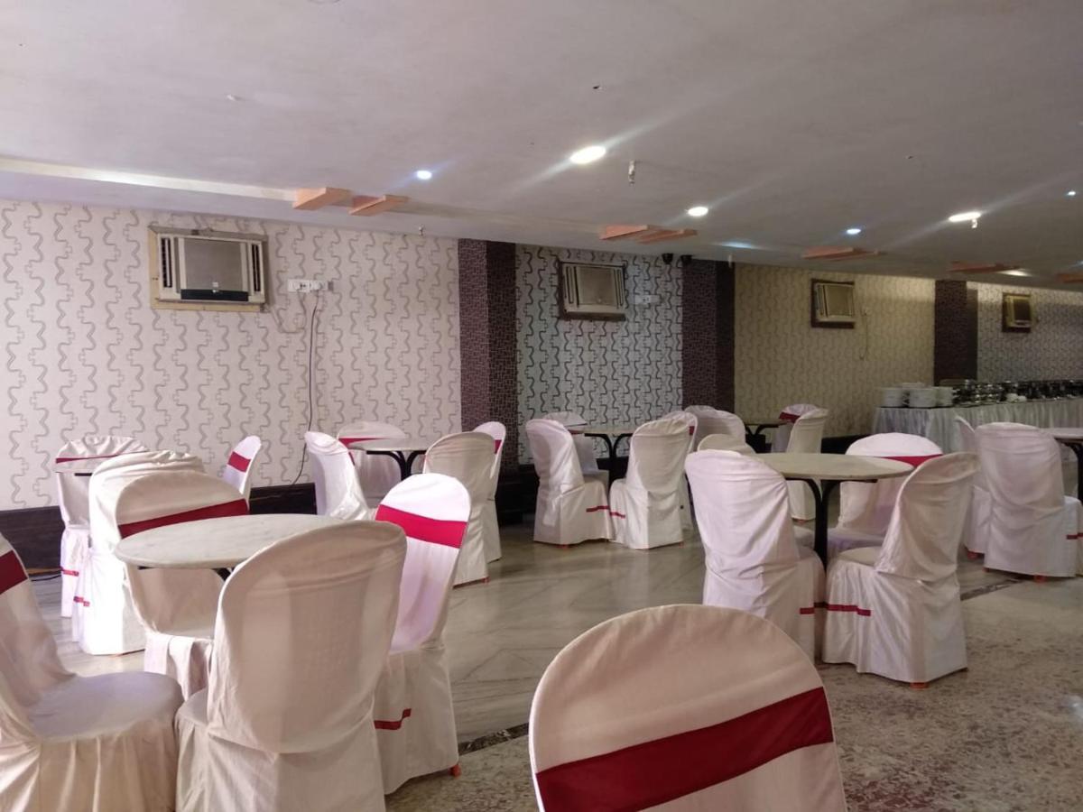 Hotel Eastern Plaza Calcutta Buitenkant foto