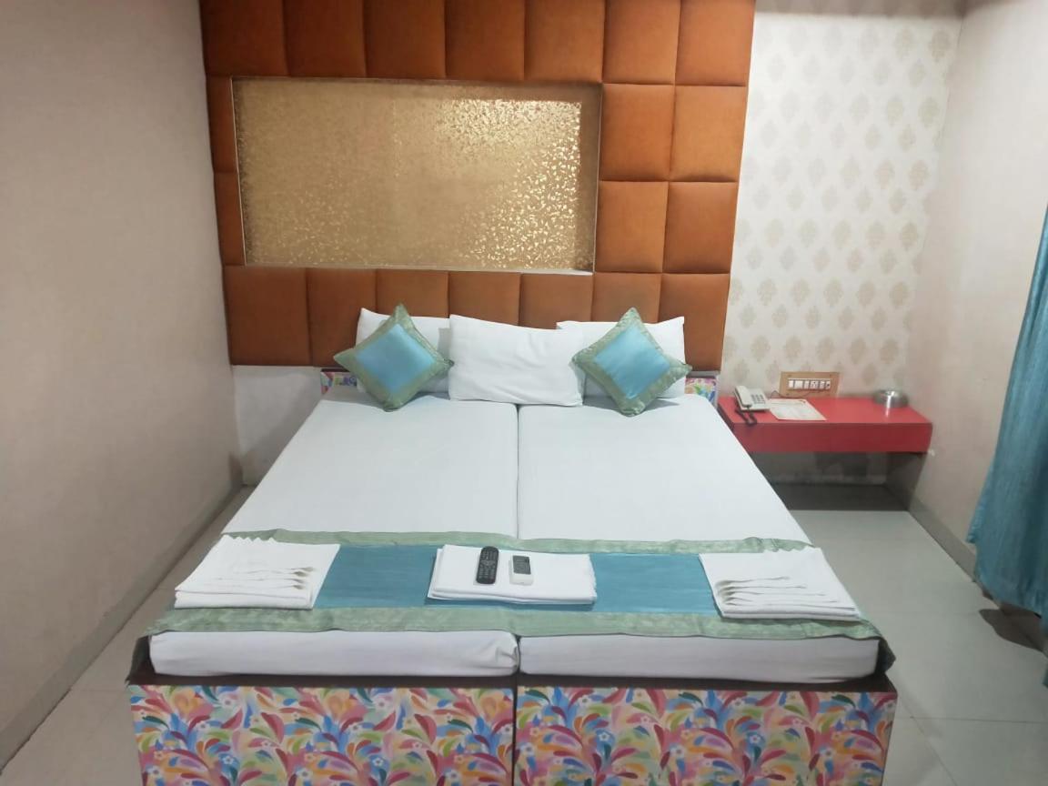 Hotel Eastern Plaza Calcutta Buitenkant foto