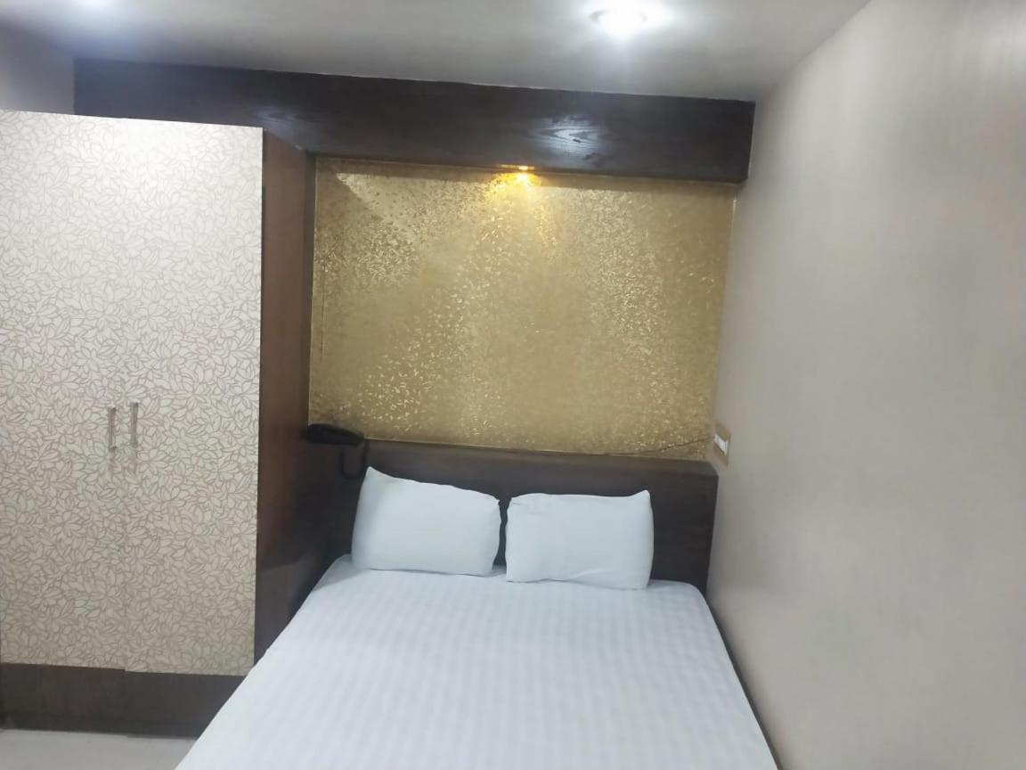Hotel Eastern Plaza Calcutta Buitenkant foto