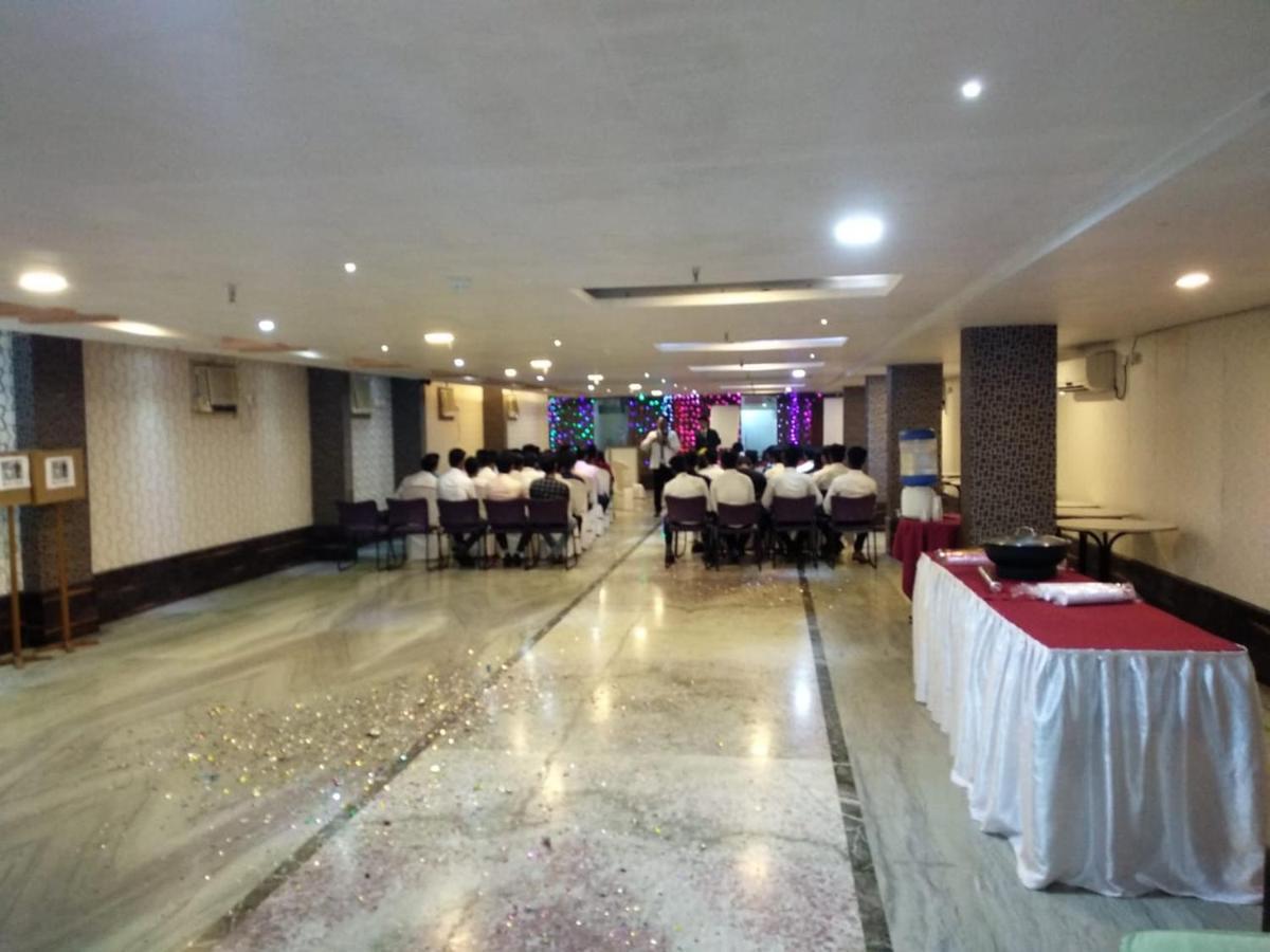 Hotel Eastern Plaza Calcutta Buitenkant foto