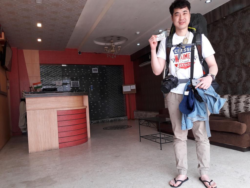 Hotel Eastern Plaza Calcutta Buitenkant foto
