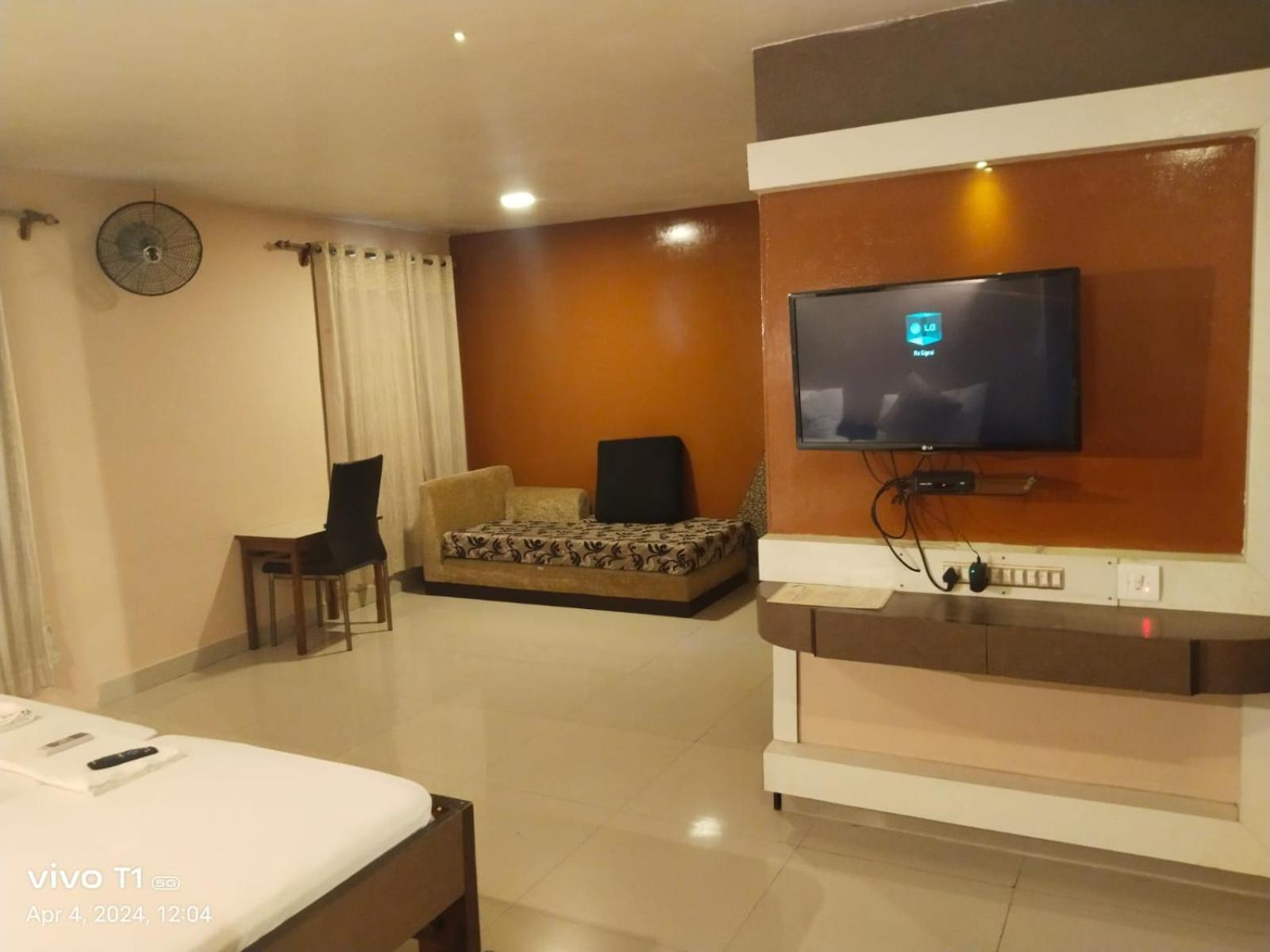 Hotel Eastern Plaza Calcutta Buitenkant foto