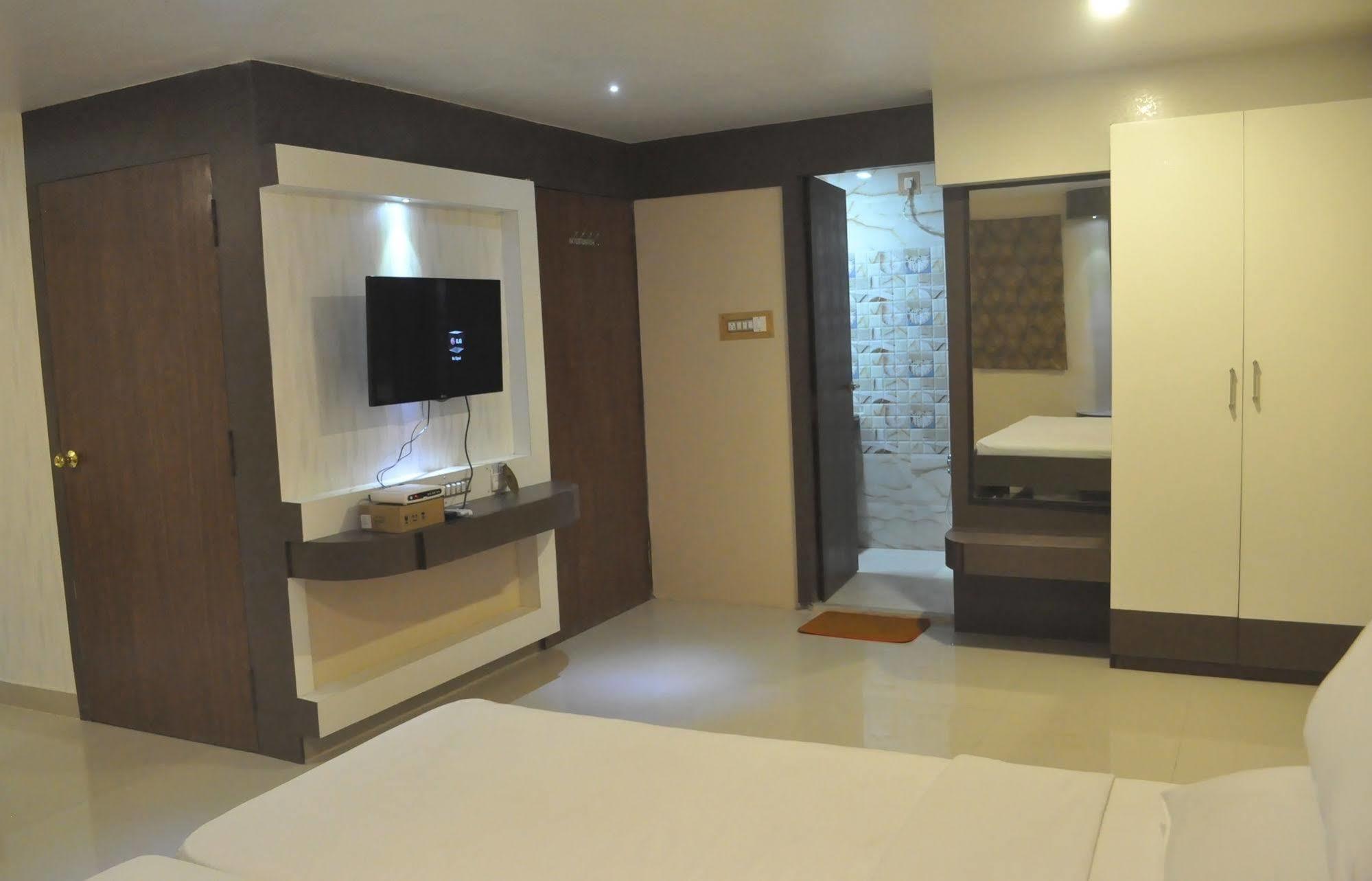 Hotel Eastern Plaza Calcutta Buitenkant foto
