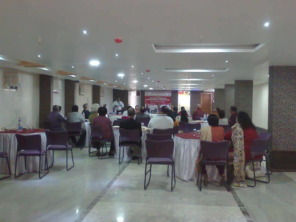 Hotel Eastern Plaza Calcutta Buitenkant foto